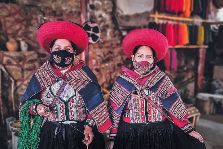 Sacred Valley Taxi: Chinchero, Maras, Moray & Ollantaytambo Day Transfer photo 1