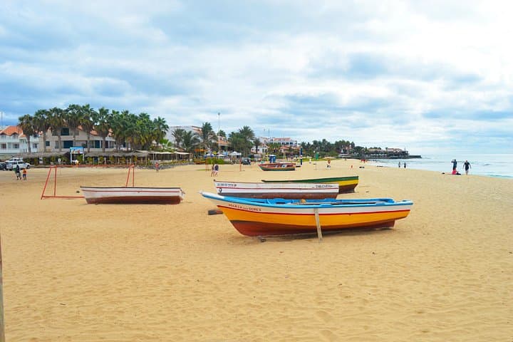 Sal Island Full-Day Highlights Tour: Beaches, Blue Eye & Salt Crater with Lunch photo 1