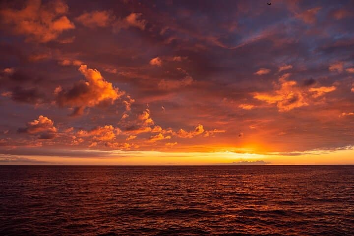 Kealakekua Bay Dinner Cruise: Kona Sunset Sail to Captain Cook Monument photo 6