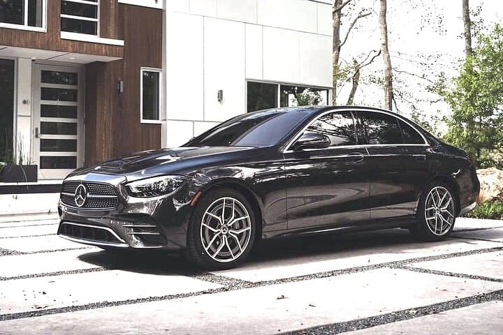 Private Airport Transfer LAS to Las Vegas by Business Car