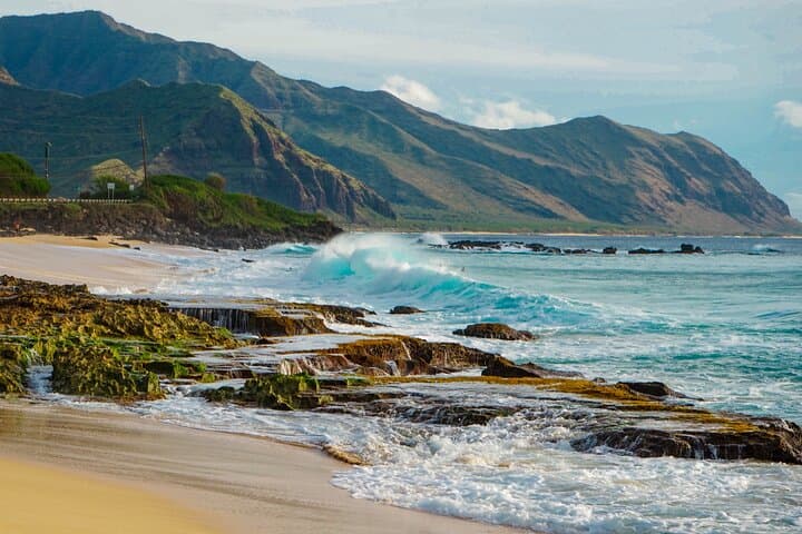 Private Oahu Half Circle Islander Tour — Diamond Head to Nuuanu Pali photo 6