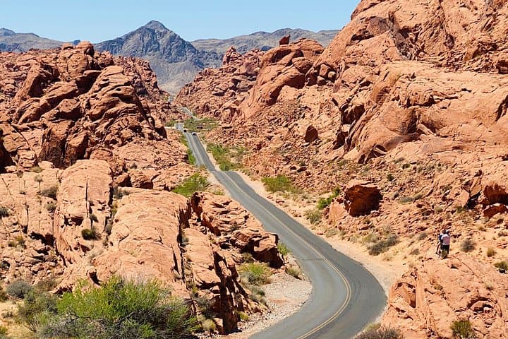 Valley of Fire State Park Day Tour from Las Vegas — Guided Hike & Petroglyphs photo 1