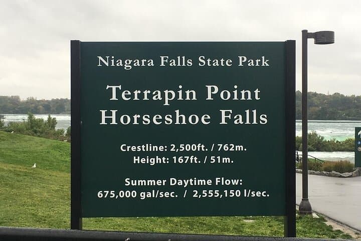 Niagara Falls Night Illumination Tour: American, Bridal, and Horseshoe Falls