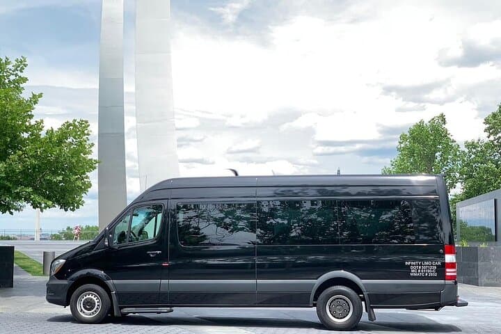 Reagan National Airport Private Transfer — DCA to Washington DC Black Car Service photo 3
