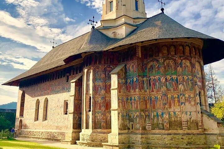 Transylvania & Bucovina Private 6-Day Tour from Bucharest — Castles, Painted Monasteries & Saxon Villages