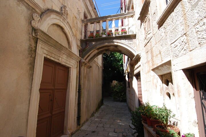Private Korcula Day Trip from Dubrovnik with Peljesac Wine & Oyster Stops photo 4