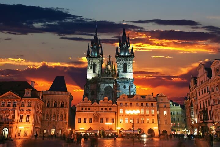 prague-evening-view-walk-charles-bridge-castle-night-tour photo 2