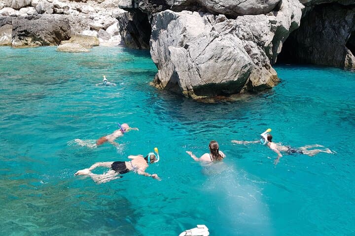 Private Capri and Positano Boat Tour from Sorrento — Gozzo Apreamare 10 photo 4