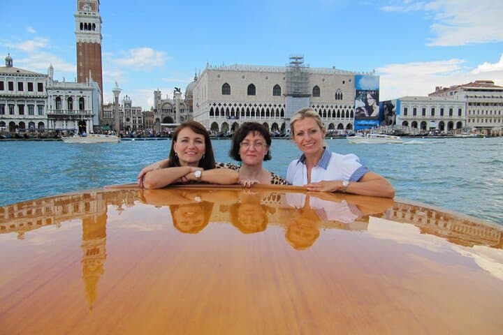 Private Venice Grand Canal Boat & Hidden-Canals Walking Tour with Food Tasting photo 3