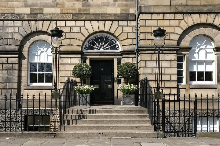 Architecture of Money: Edinburgh New Town Self-Guided Audio Walking Tour photo 4