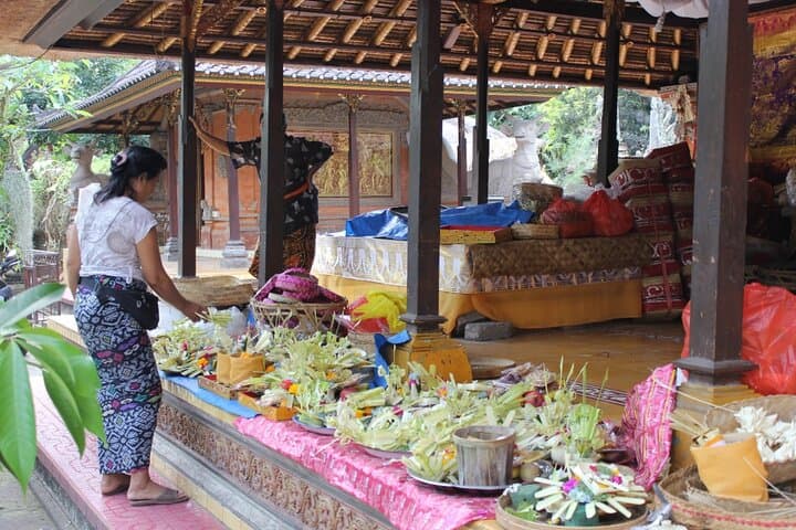 Ubud Yoga and Balinese Healing: Morning Session with a Traditional Shaman photo 4