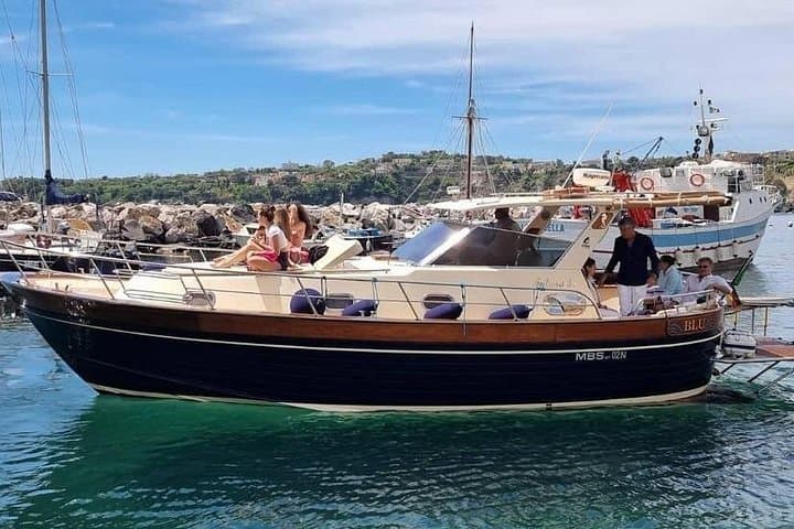 Procida Island Boat Tour from Sorrento or Naples — Corricella, Chiaia & Pozzo Vecchio photo 3