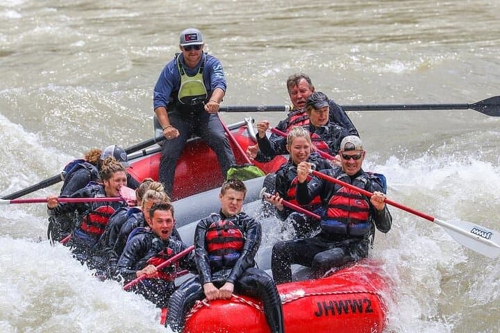Jackson Hole Snake River 8-Mile Small-Boat Whitewater Trip photo 4