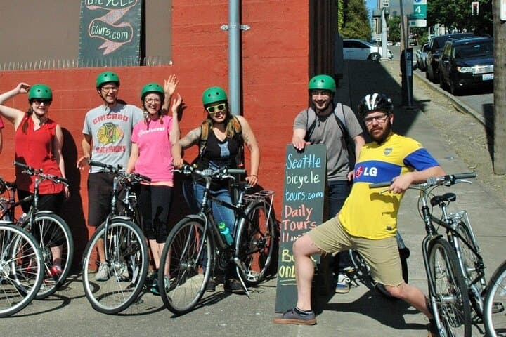 Seattle Emerald City Bicycle Tour: Waterfront to Ballard Guided Ride photo 3