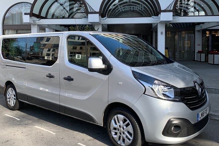 London by Private Chauffeur: 4-Hour Custom Car Service photo 4