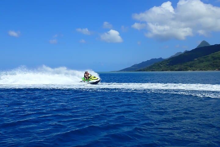 2-Hour Moorea Jet Ski Discovery Tour: Lagoon, Rays & Blacktip Sharks