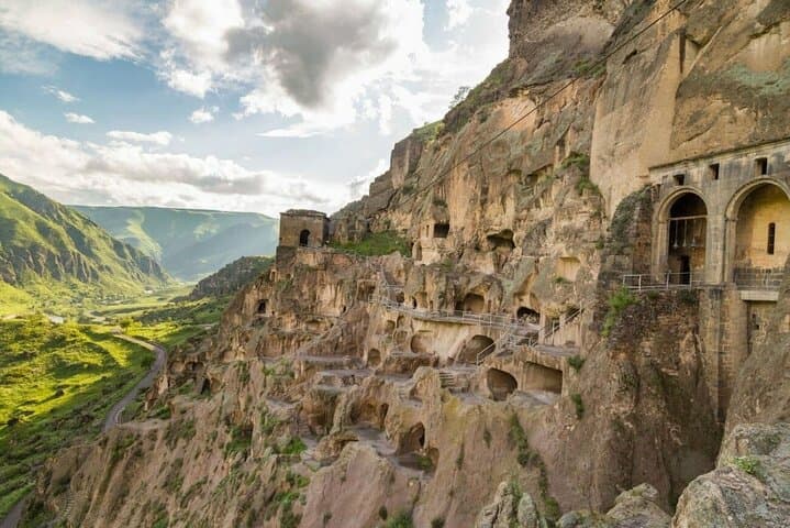 Best of Vardzia: 2-Day Private Tour to Borjomi, Rabati & Uplistsikhe