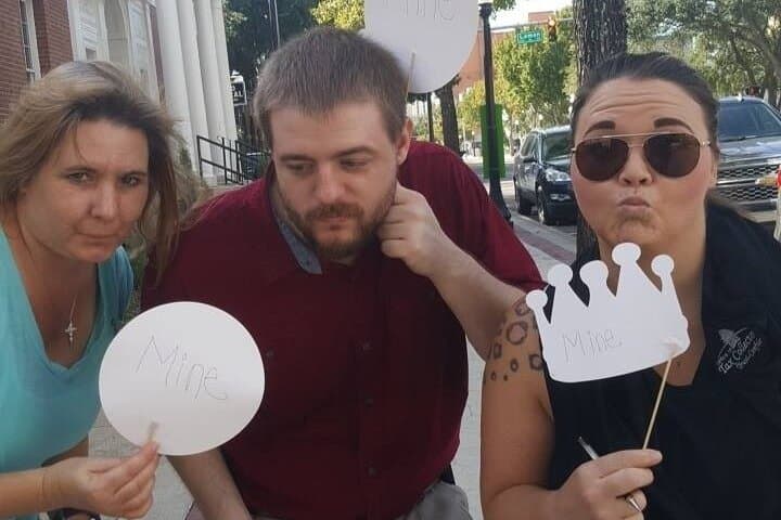 Crazy Dash Raleigh Scavenger Hunt — App-Led Urban Walking Game & City Challenge photo 4