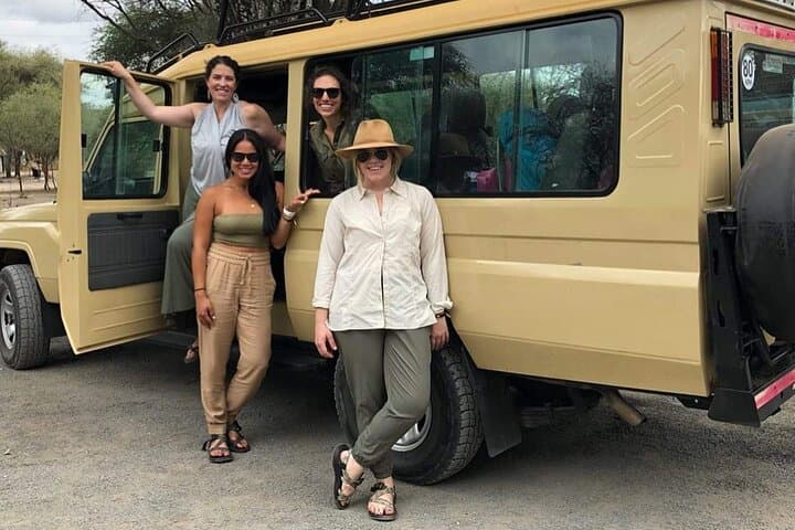 5-Day Tanzania Safari: Serengeti, Ngorongoro & Lake Manyara Big 5 Migration photo 6
