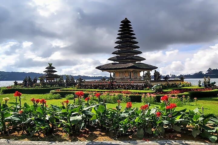 Sekumpul Waterfall Private Tour: Wanagiri & Ulun Danu Day Trip from North Bali photo 3