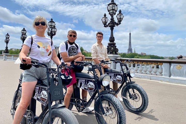 Paris Electric Bike Tour: 2-Hour Family-Friendly Sightseeing by E-Bike photo 1