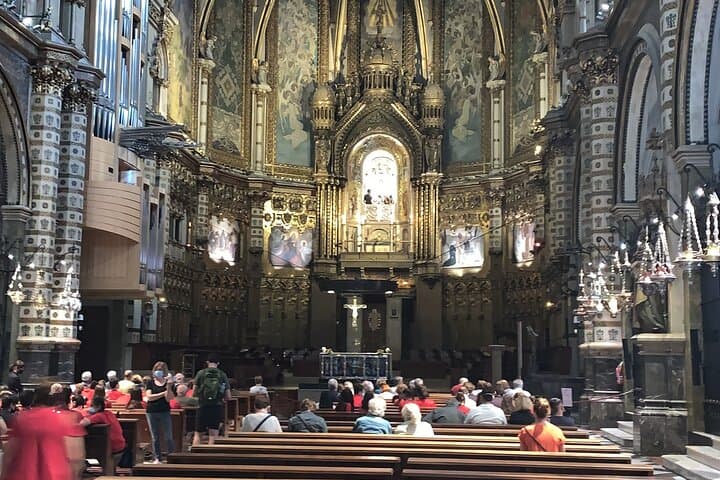 Private Half-Day Montserrat Tour from Barcelona with Driver photo 3
