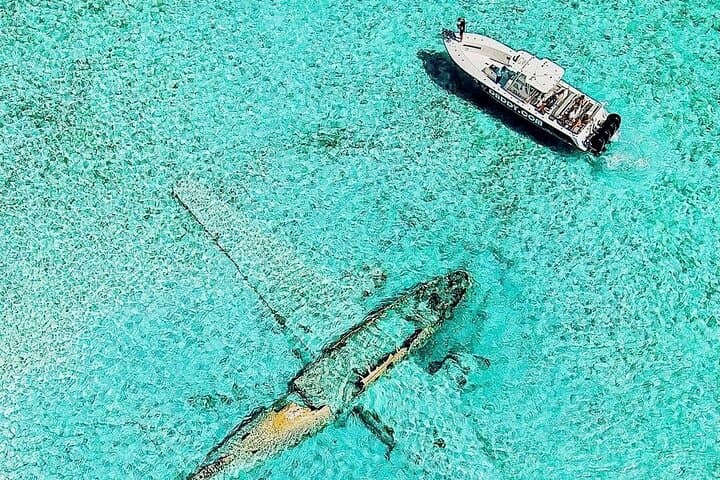 Exuma Full-Day Swimming Pigs & Nurse Sharks Boat Tour from Nassau photo 3