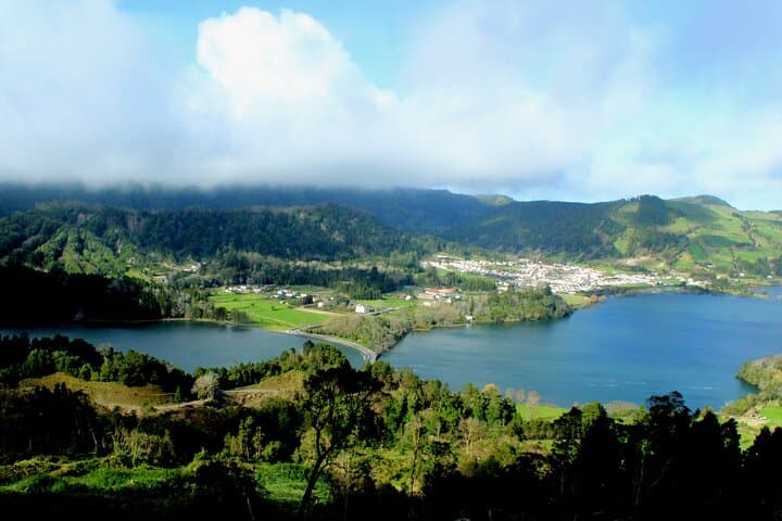 Sete Cidades 4x4 Half-Day: Volcano Ridge, Crater Lakes & King's View photo 2