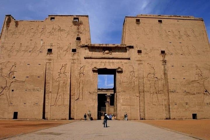 6-Day Cairo Alexandria Luxor Tour by Plane — Pyramids, Karnak & Alexandria Highlights photo 2