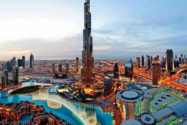 Burj Khalifa Level 124: 360° Views and 3-Course Dinner in Dubai photo 2