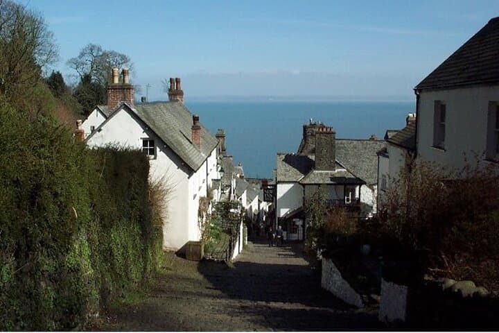 3-Day Self-Guided North Devon Sightseeing Tour from London: Stonehenge, Exmoor & Bath