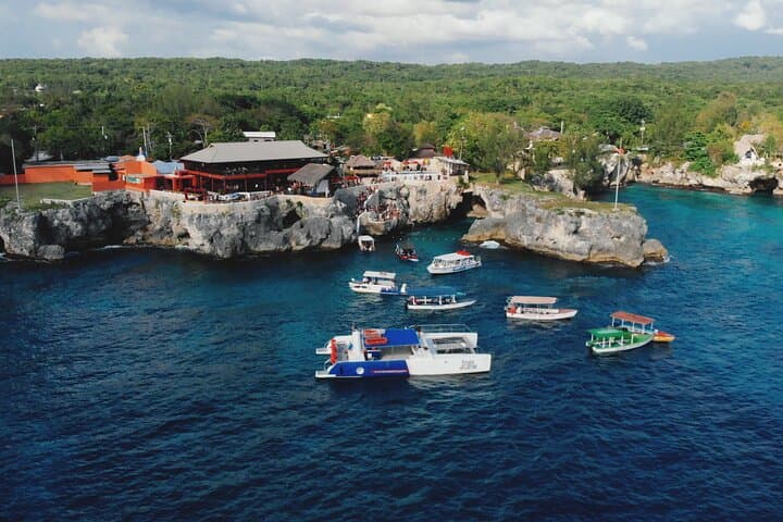 Bamboo Rafting on the Great River with Negril Margaritaville & Rick's Cafe Day Trip from Montego Bay photo 4
