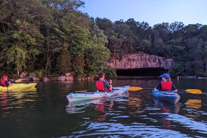 Nickajack Bat Cave Kayak Tour: Sunset Paddle to 100,000 Gray Bats photo 3