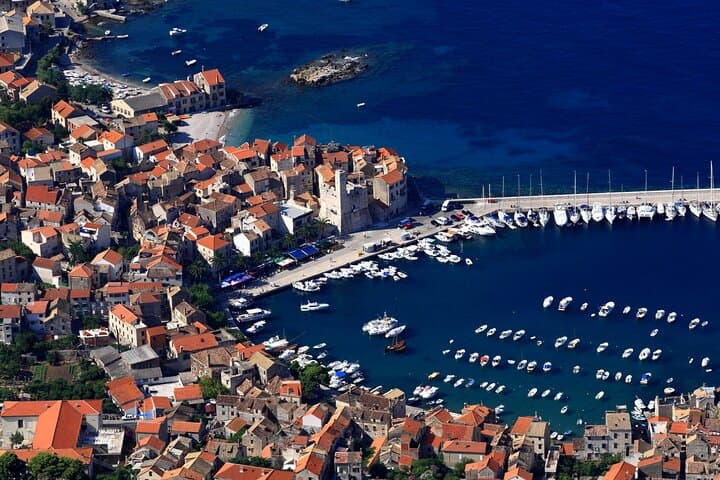 Private Blue Cave Boat Tour from Split to Vis and Hvar photo 6