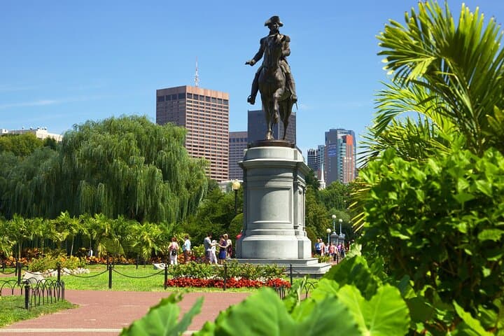 Seamless Business Car Transfer: Boston to Logan Airport (BOS) photo 3