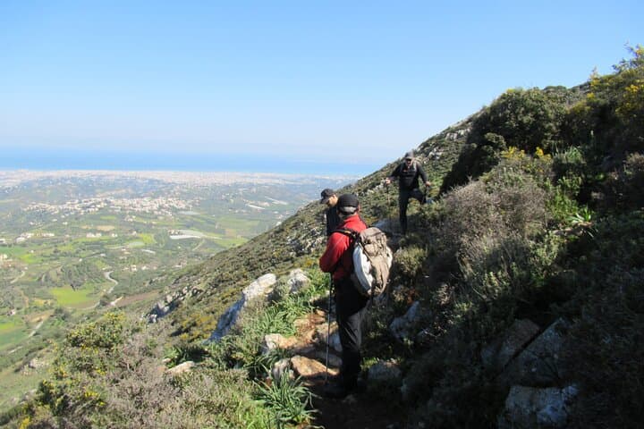 Giouhtas Mount Trekking: Easy Heraklion Hike to Panoramic Views