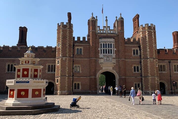 Private Chauffeured Day Trip From London — Windsor, Stonehenge & Cotswolds Options photo 6