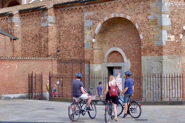 Milan Bike Tour: 3.5-Hour Small-Group Ride to Duomo, Navigli & Sforza photo 3