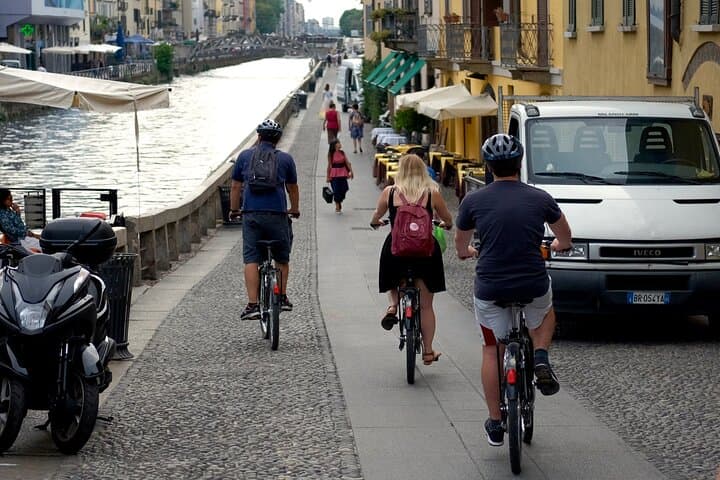 Milan Bike Tour: 3.5-Hour Small-Group Ride to Duomo, Navigli & Sforza photo 4