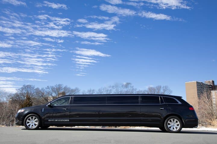luxury-nyc-airport-arrival-limo-transfer-lga-jfk-ewr photo 3