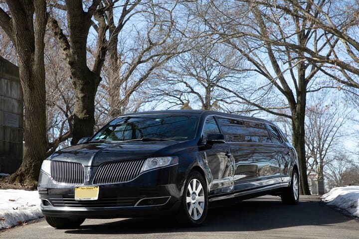 luxury-nyc-airport-arrival-limo-transfer-lga-jfk-ewr photo 6