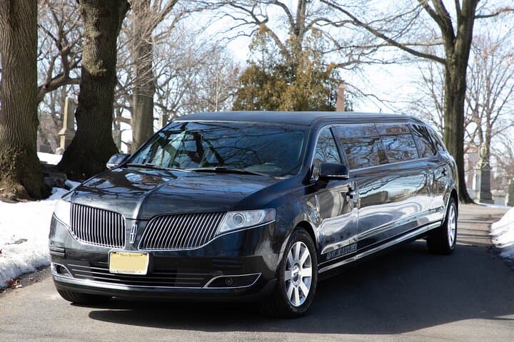 luxury-nyc-airport-arrival-limo-transfer-lga-jfk-ewr photo 2