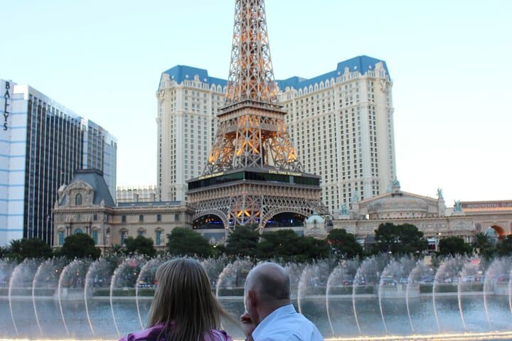 Las Vegas Strip Walking Tour with Champagne, Photos & VIP Club Entry photo 3