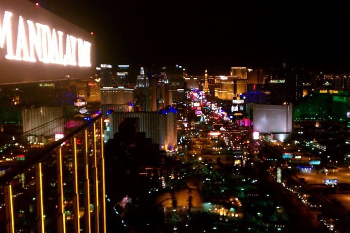 Las Vegas Strip Walking Tour with Champagne, Photos & VIP Club Entry photo 6