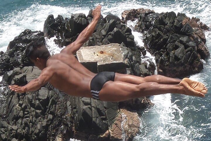 Acapulco Sunset Dinner with La Quebrada Cliff Divers photo 4