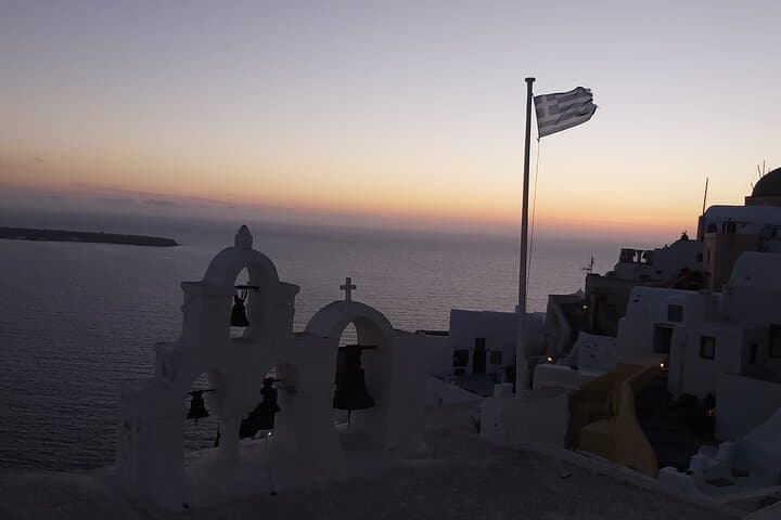 Santorini Sunset Private Tour: Oia, Skaros & Caldera Views photo 6