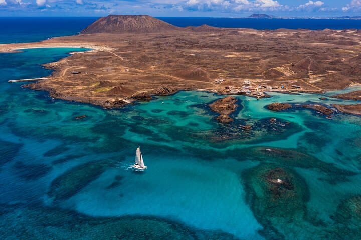Half-Day Lobos Island Sailing Tour: Catamaran Snorkel, Paddle & Paella from Corralejo photo 3