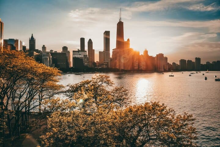 Explore Chicago’s Iconic Sights on a Private 4-Hour Guided Tour with Hotel Pickup photo 4