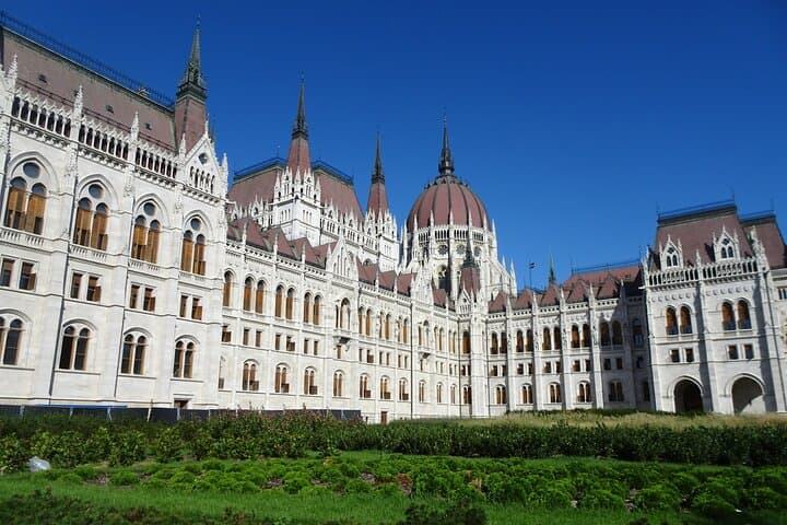 Budapest Self-Guided Scavenger Hunt: 3-Hour Walk from Parliament to Chain Bridge photo 4