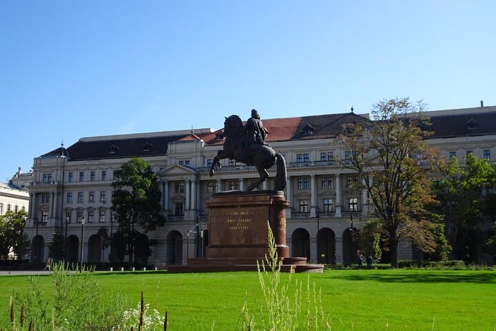 Budapest Self-Guided Scavenger Hunt: 3-Hour Walk from Parliament to Chain Bridge photo 5